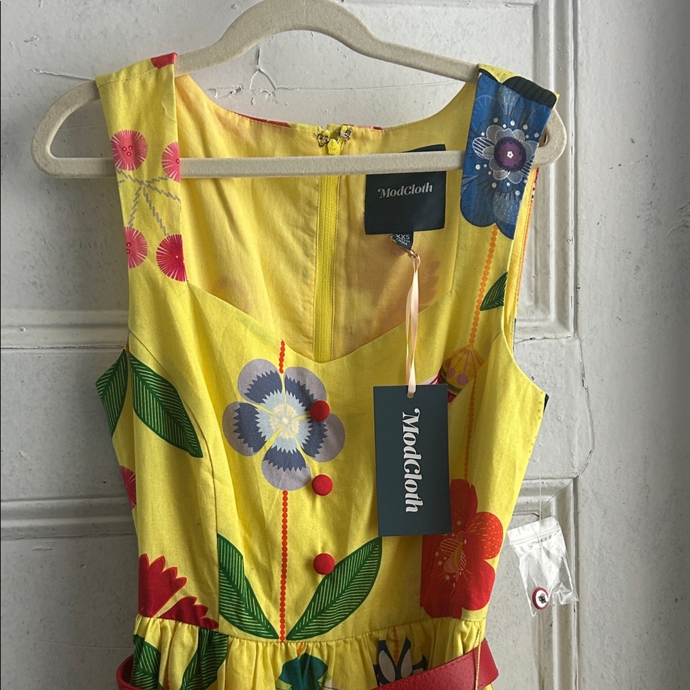NWT Modcloth Yellow Floral Dress with pockets and belt- size XXS - Picture 3 of 5